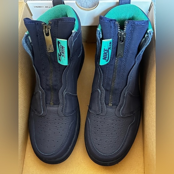 Jordan 1 High Zip Sneakers - Picture 6 of 8